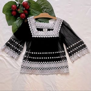 iXE Square Neck Bell Sleeve Black Sheer Flowy Top w/White Appliqués & Camisole M